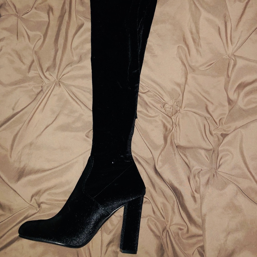 BRAND NEW THIGH HIGH BOOTS